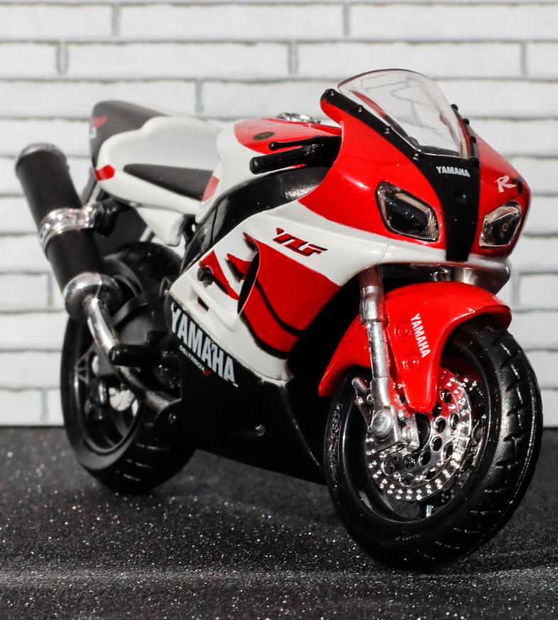 Maisto Yamaha YZF R7